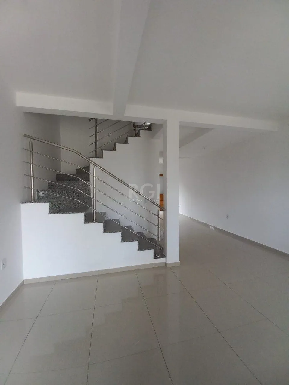 Imagem Sobrado no Bairro Aberta dos Morros - 3 Dormitórios