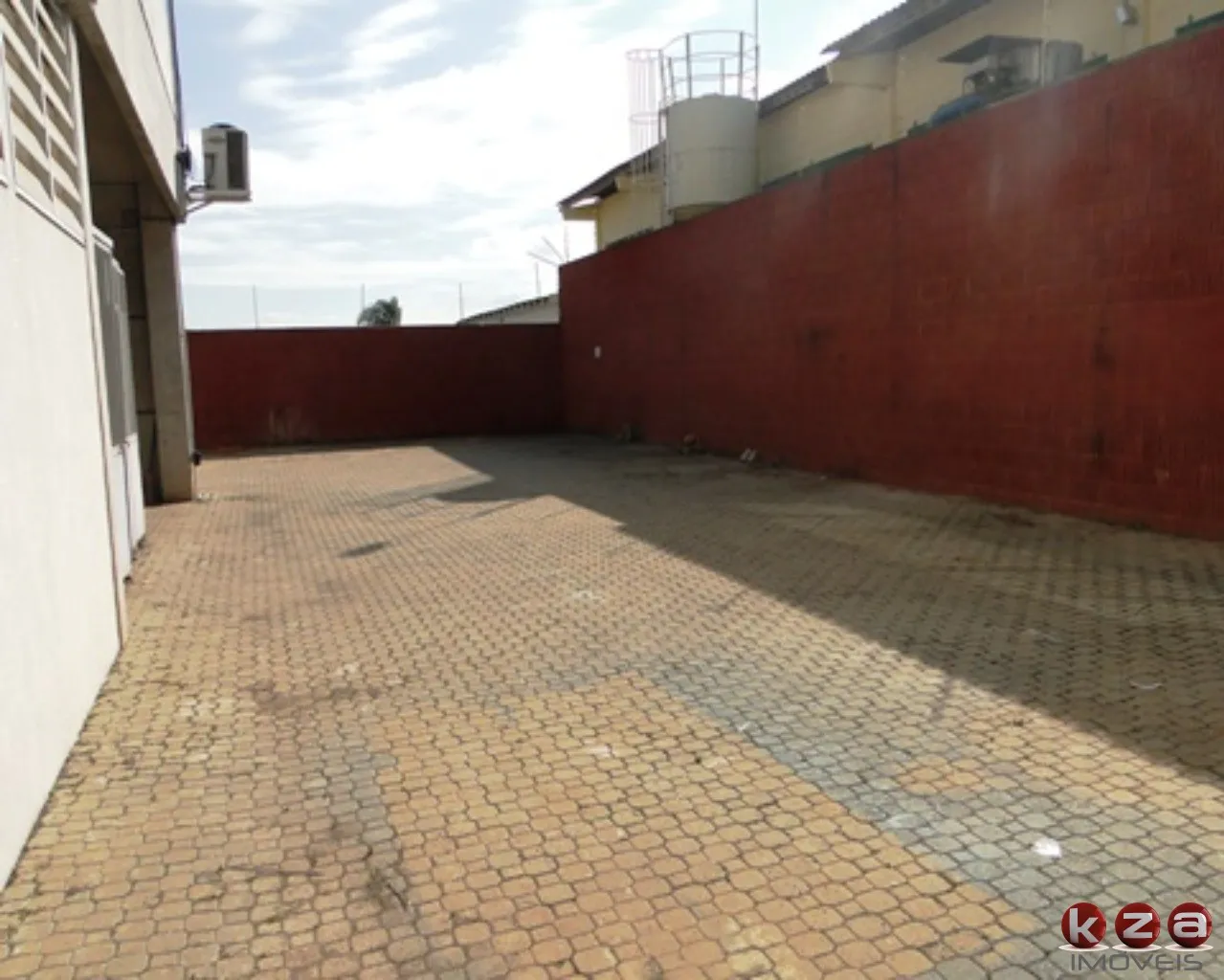 Imagem Galpão Industrial com 6 Salas e 25 Vagas em Valinhos-SP - Oferta Imbatível no Bairro Chácaras São Bento!