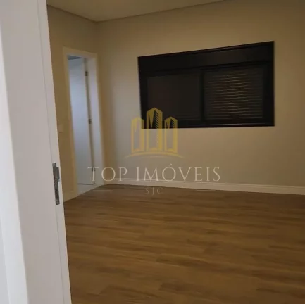 Imagem Linda casa de Alto Padrão com 4 Suítes no Condomínio Vivva Jacareí – Villa Branca – Jacareí/SP | 258m² Construídos | Terreno de 250m² | R$ 1.810.000
