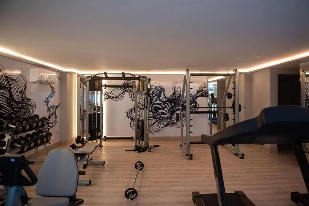 Imagem Flat pé na areia no Bessa com varanda gourmet, mobiliado, lazer completo e excelente potencial para moradia ou investimento.