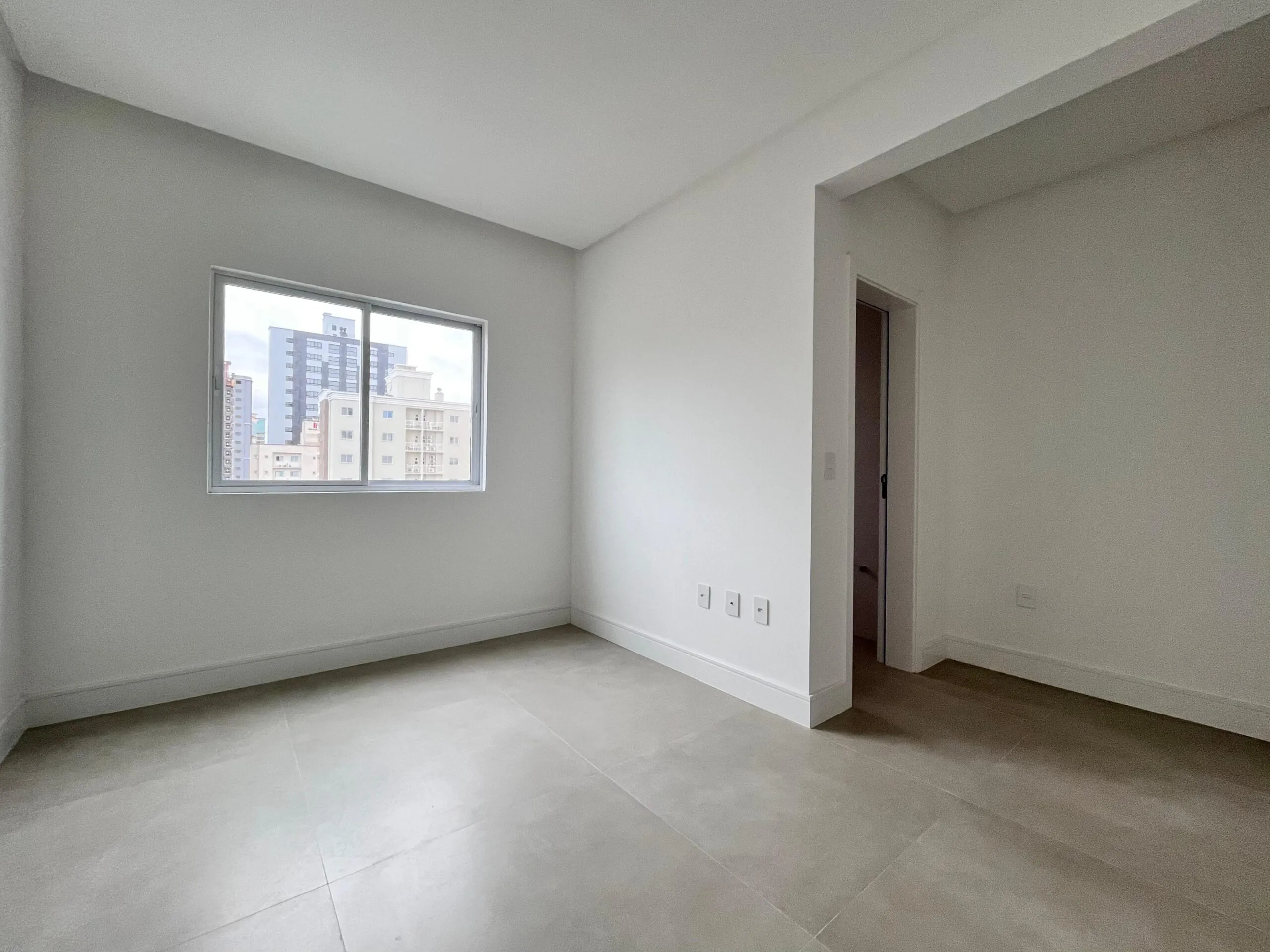 Imagem Apartamento à venda com 175m2 por R$ 2.220.000,00