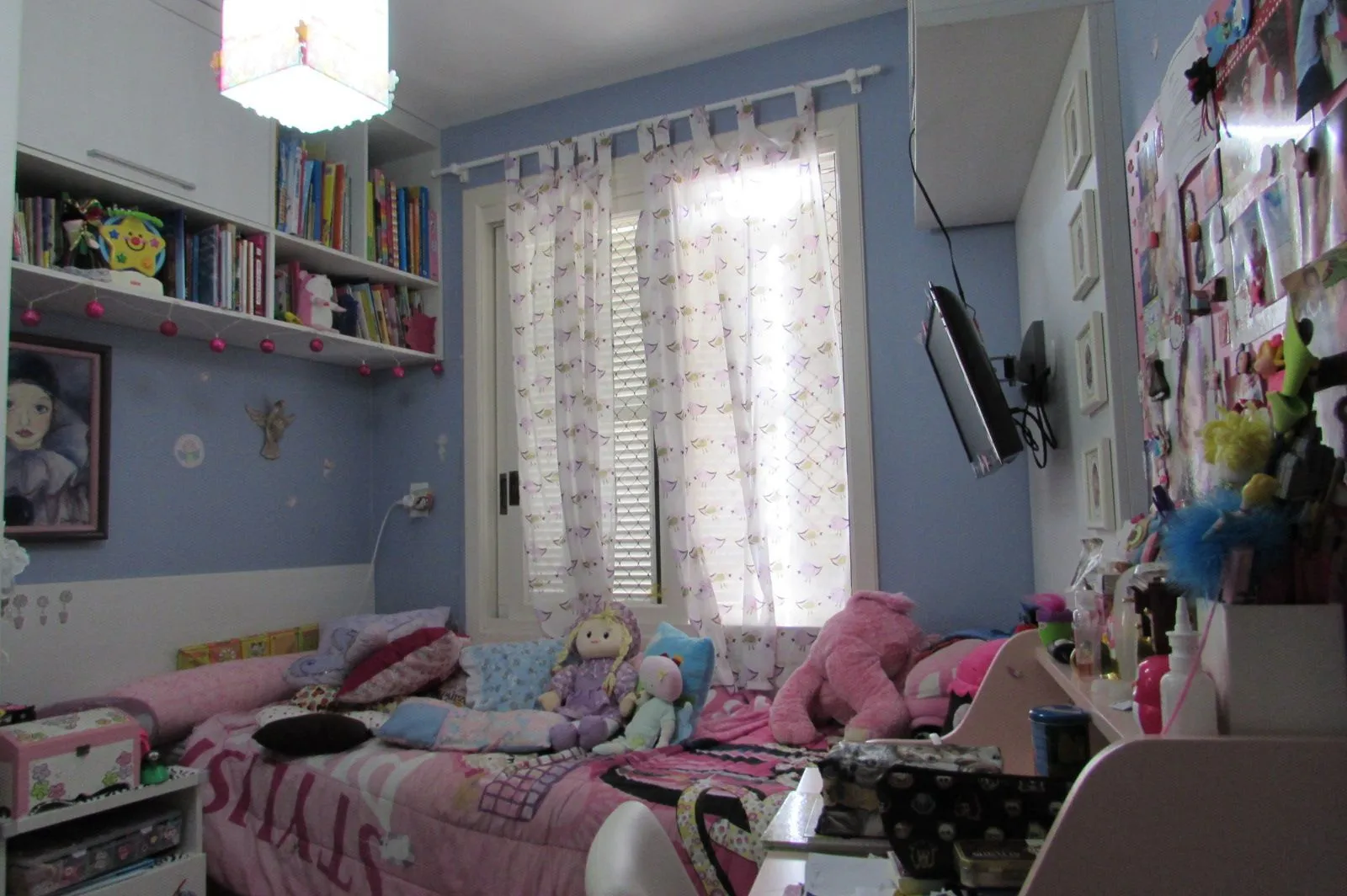 Imagem Casa em condomínio com 3 dormitórios, suíte e 2 vagas