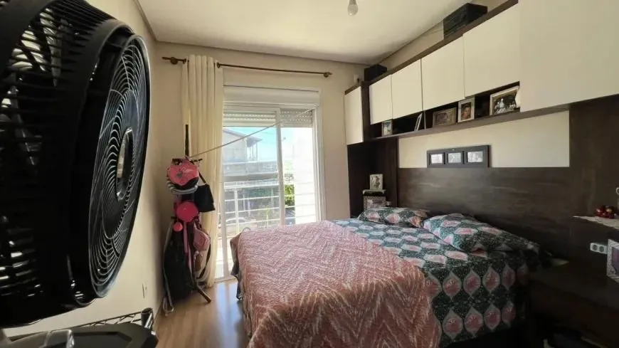 Imagem Casa a venda no bairro São José com 2 quartos / 2 suítes / 3 banheiros