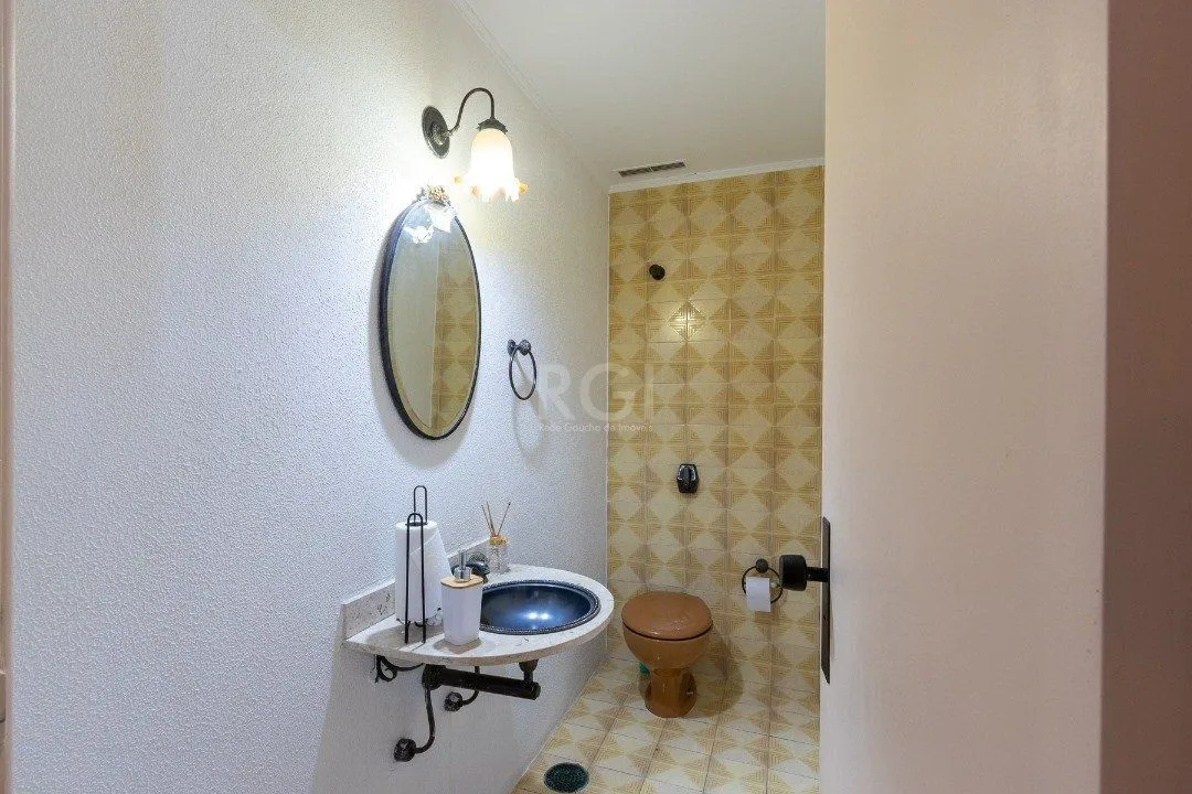 Imagem Casa para Venda - 400m², 5 dormitórios, sendo 2 suites, 4 vagas - Vila Assunção