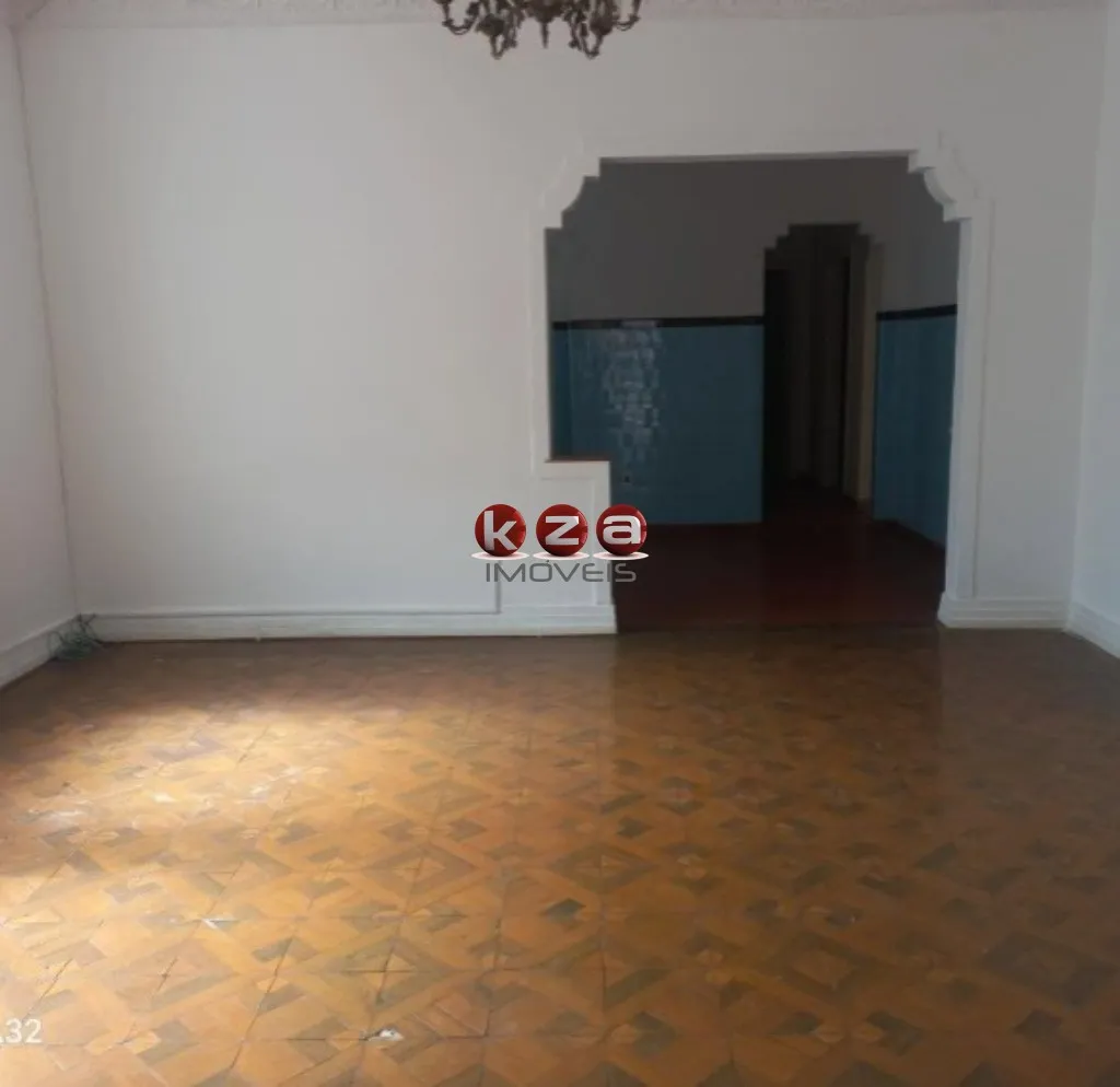 Imagem Imperdível Casa Comercial para Locação no Centro de Vinhedo-SP: 4 Quartos, 2 Salas, 2 Banheiros, 6 Vagas de Garagem, 270,00 m².