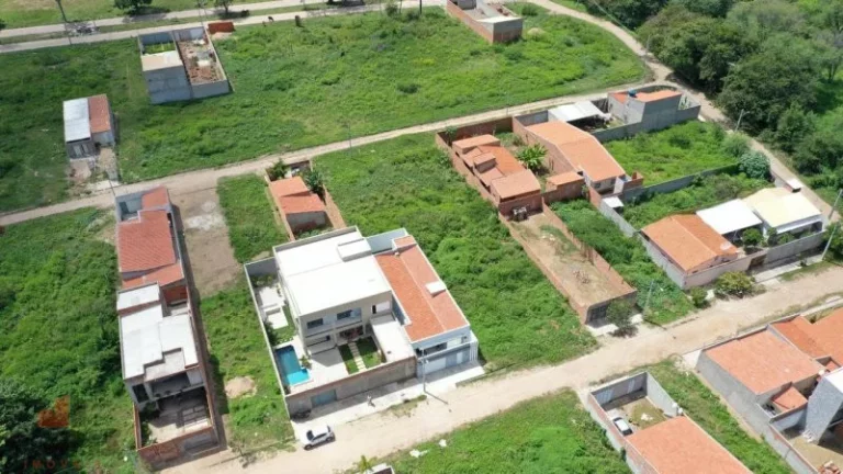 Foto do imóvel Terreno a Venda - Juazeiro do Norte, CE em Rua Monsenhor Lima