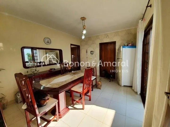 Imagem Casa térrea à venda, com 220m² de área construída, Parque Taquaral