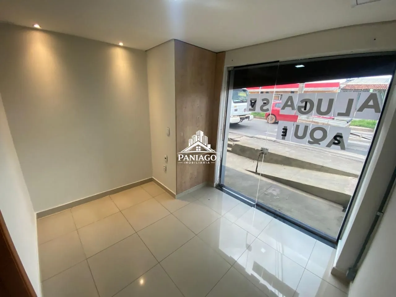 Foto do imóvel Imóvel Comercial para Locação | Fachada para Avenida de Grande Fluxo em Avenida Oátomo Canavarros, 296 - Bela Vista, Cuiabá - MT