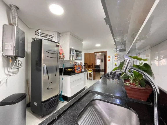 Imagem Apartamento com 3 dormitórios à venda, 177 m² por R$ 1.380.000 - Pitangueiras - Guarujá/SP
