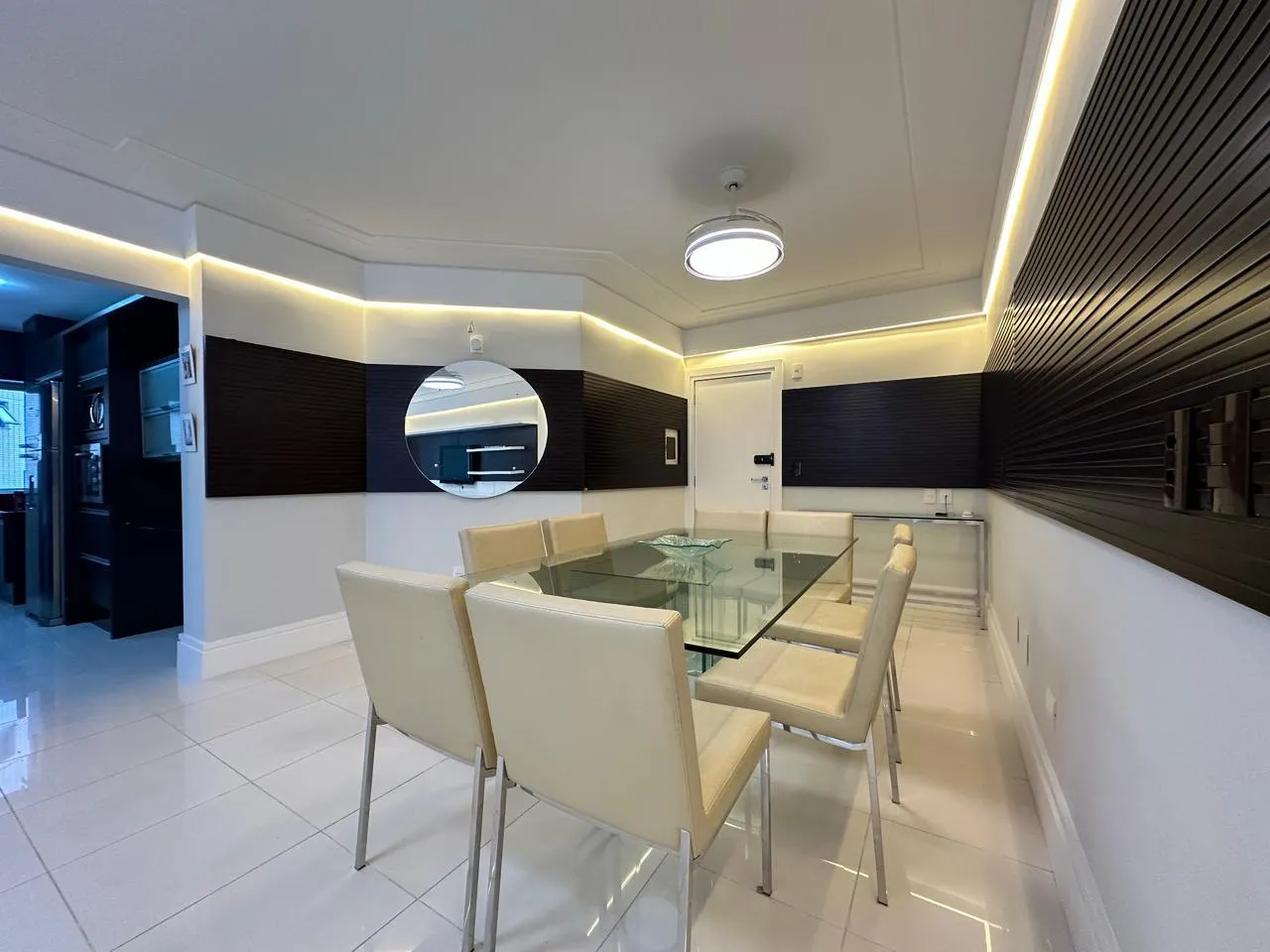 Imagem Apartamento com vista para o mar à venda com 1102m2 por R$ 2.590.000,00