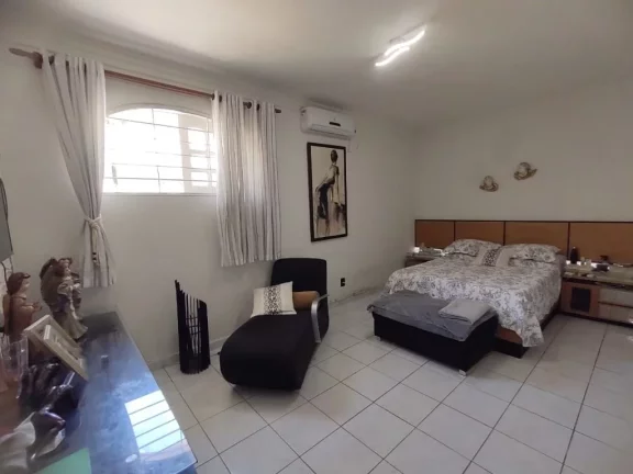 Imagem Casa de 240m² à venda, com 3 quartos (1 suíte), localizada em Candeias, Jaboatão dos Guararapes - Pernambuco.