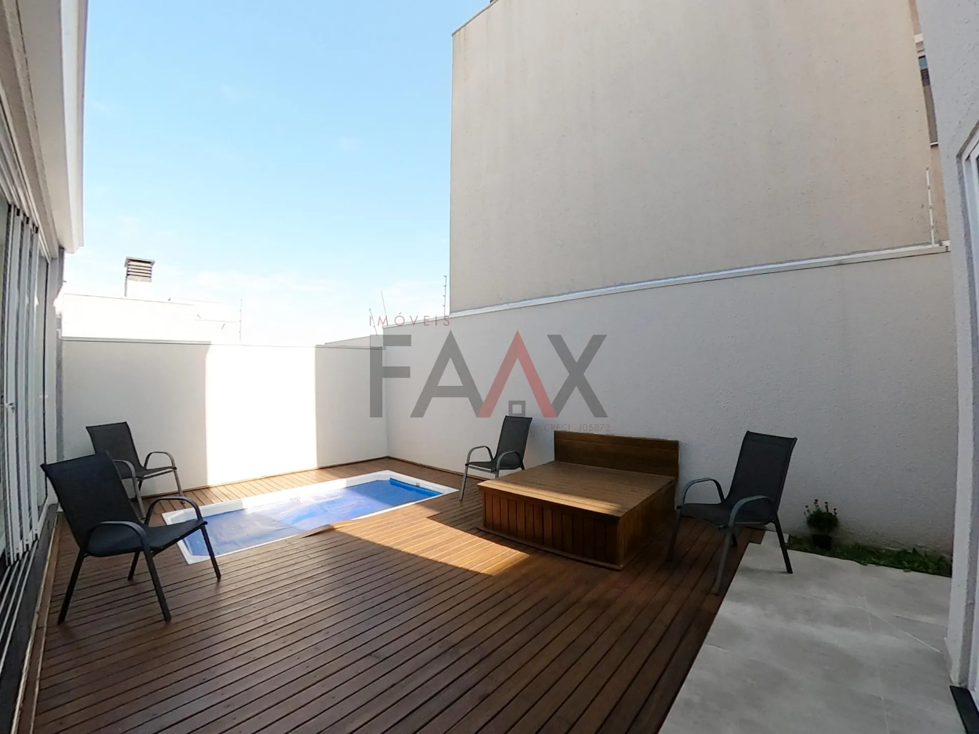 Imagem Sobrado à venda no BOQUEIRÃO com piscina e espaço gourmet em GUARAPUAVA - PR