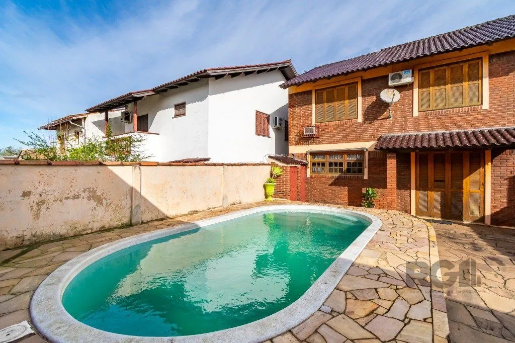 Imagem Casa sobrado na zona norte de 3 dormitórios 3 vagas e piscina