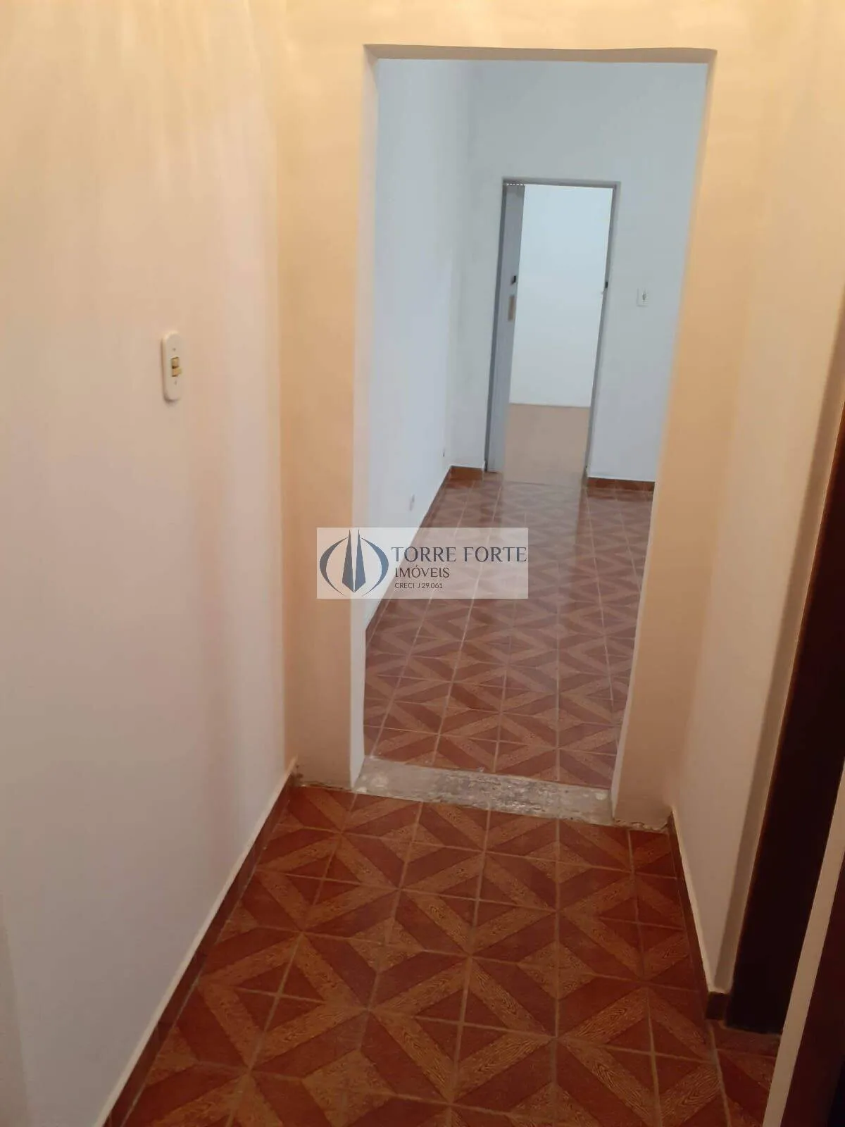 Imagem Casa Térrea, 180 m², 3 dormitórios sendo 2 suítes, Próximo AV ITINGUÇU