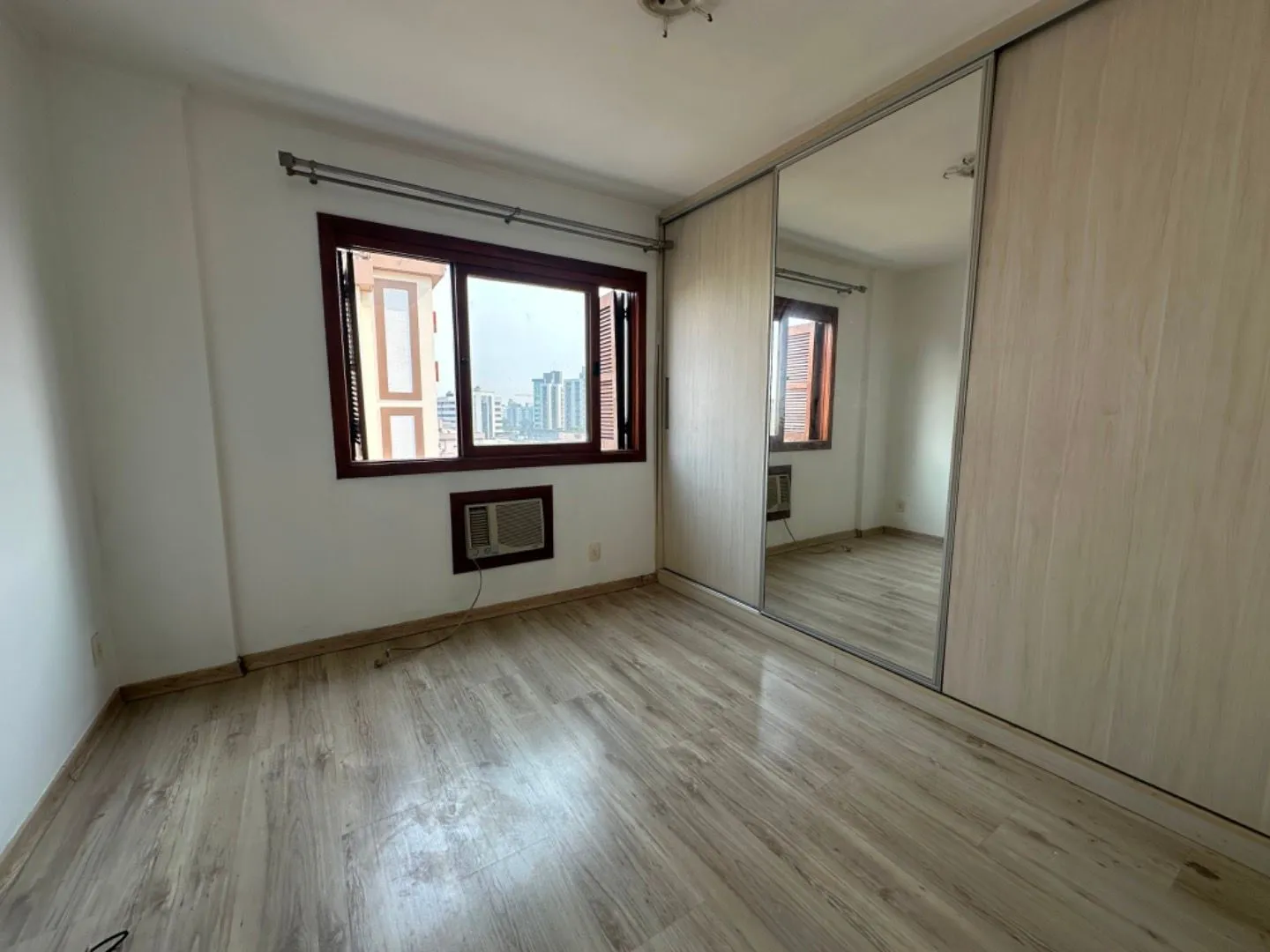 Imagem Apartamento com 3 dormitórios à venda, 114 m² por R$ 749.900,00 - Centro - Canoas/RS