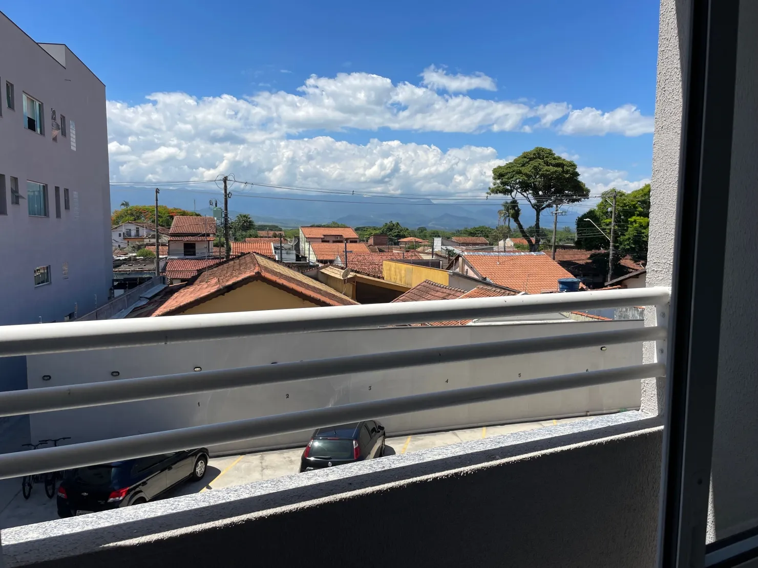 Imagem Apartamento dois dormitórios com suíte e sacada e ótima localização à venda, Bosque da Princesa, Pindamonhangaba, SP