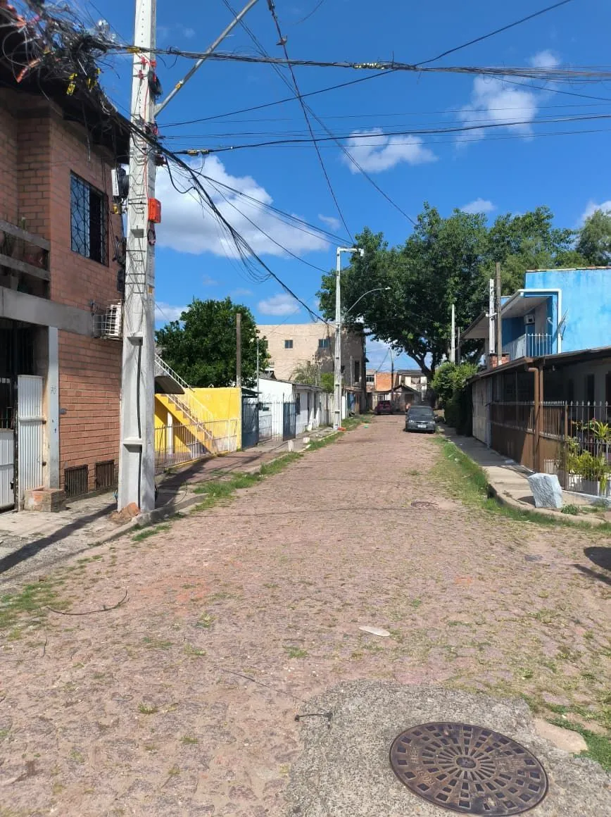 Imagem PRÉDIO RESIDENCIAL COM 5 APARTAMENTOS NO BAIRRO HUMAITÁ emPORTO ALEGRE