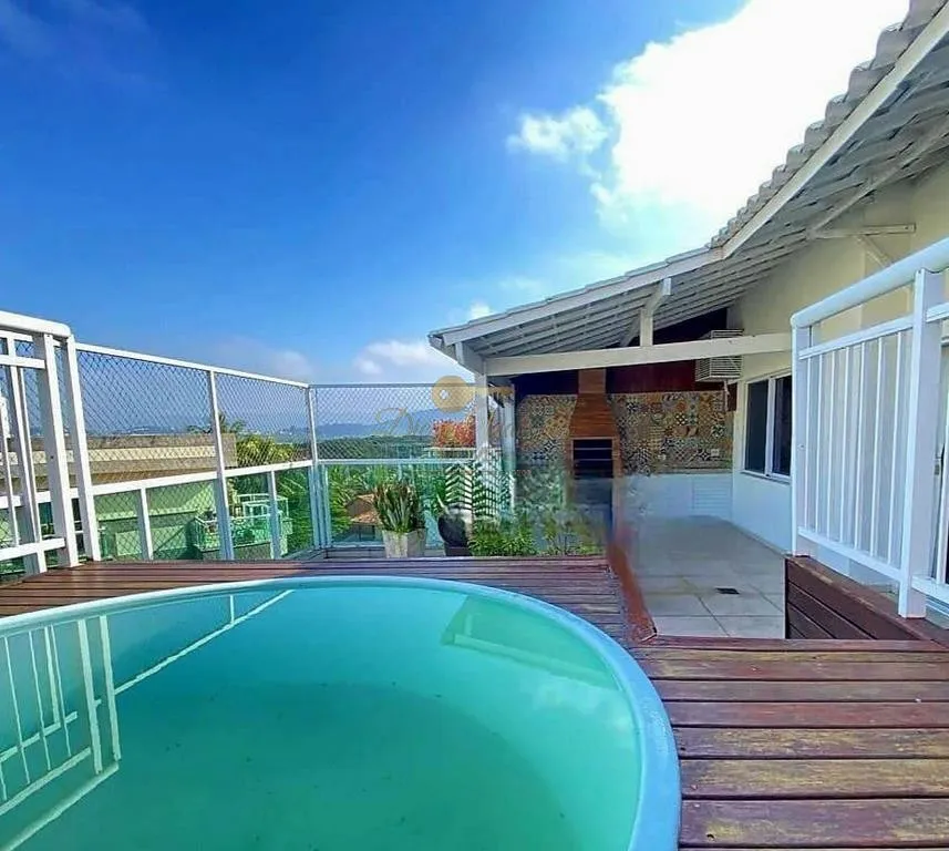 Imagem Cobertura Duplex para Venda em Niterói / RJ no bairro Itacotiara