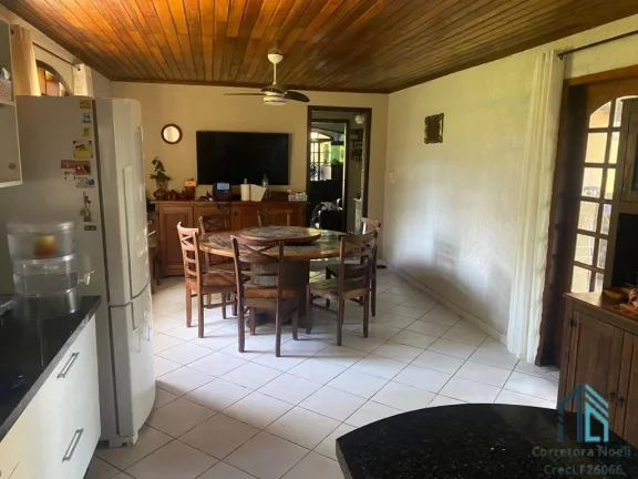 Imagem Chácara linda,(permuta) localização privilegiada com casa 04 quartos, em Campina Grande do Sul PR