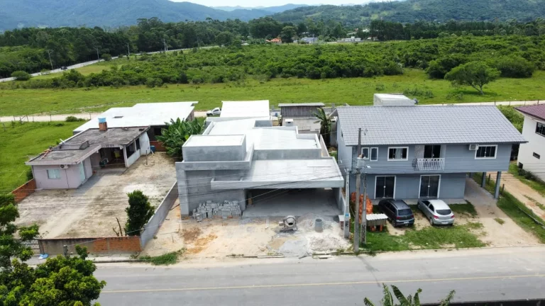 Imagem Linda Casa à Venda em Campo Duna, Garopaba-SC: Conforto, Segurança e Lazer!
