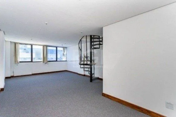 Imagem Sala comercial duplex na Av. Carlos Gomes