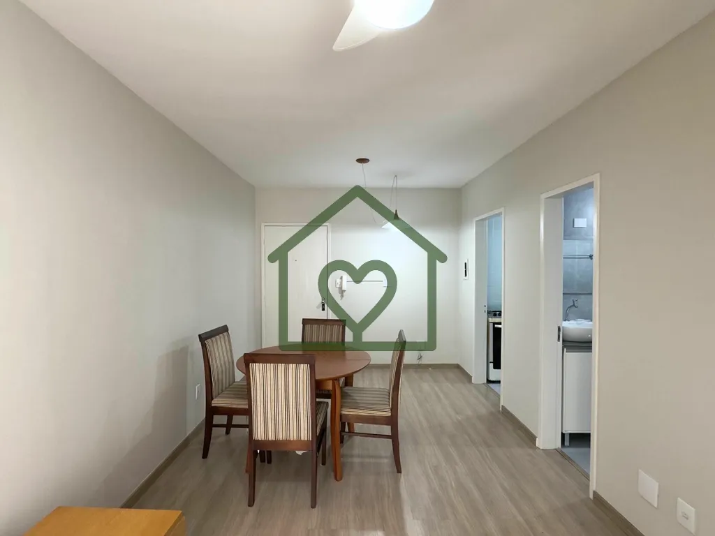 Imagem Apartamento 1 dormitório, com sacada, semi mobiliado, living 2 ambientes, cozinha e 1 banheiro soci...