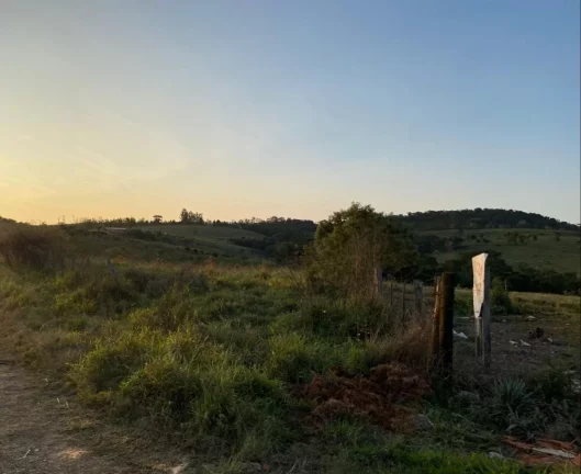 Imagem Propriedade Rural de 10 Mil Metros em Morro do Alto, Itapetininga - SP