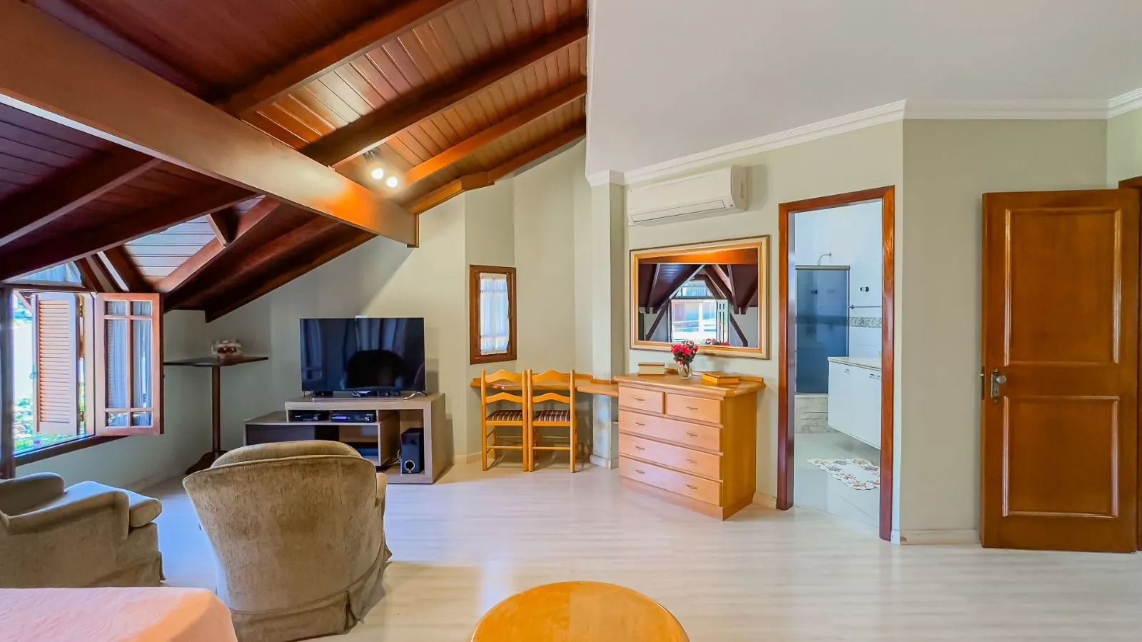 Imagem Casa à venda em Porto Alegre, Chácara das Pedras, com 3 quartos, 261m2