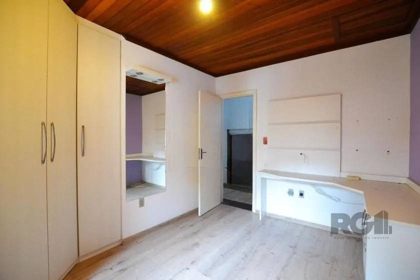 Imagem Casa de 200m² - 4 dormitórios, 4 vagas no bairro Espírito Santo
