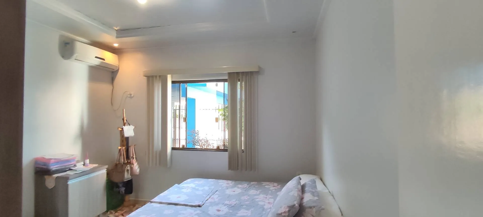 Imagem Casa à venda com sala comercial em São Miguel do Iguaçu - Bairro Cataratas - Imóvel de esquina com churrasqueira e energia solar