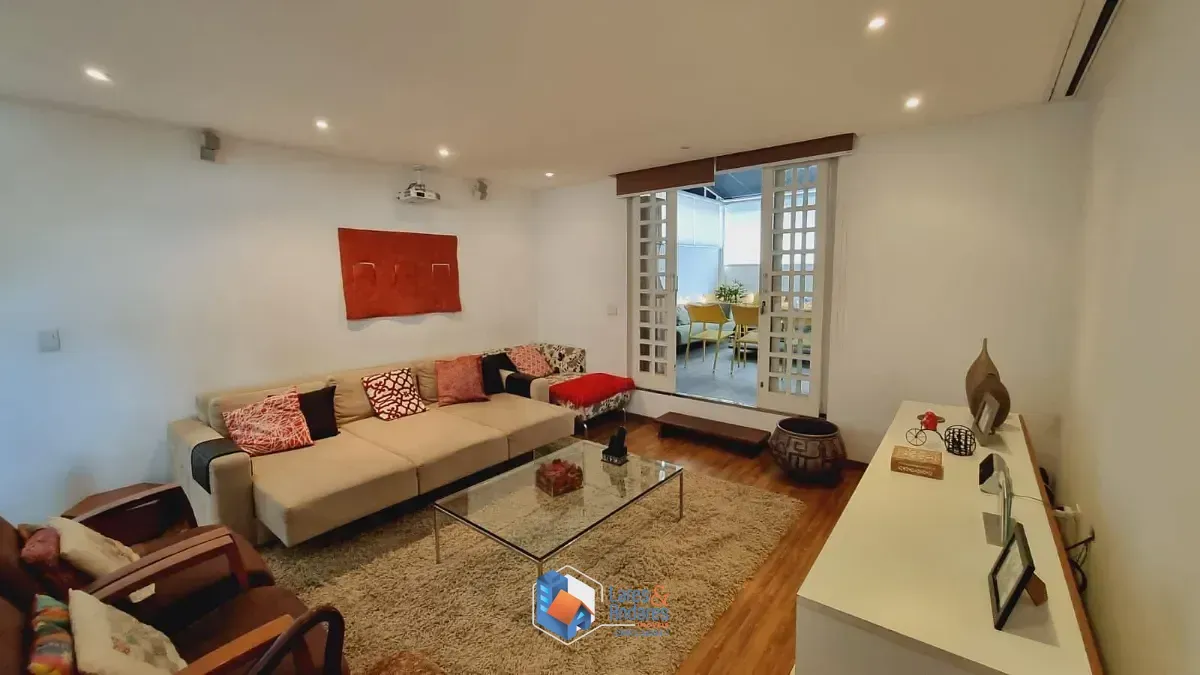 Imagem Casa para venda em Vila Suzana com 4 quartos, sendo 2 suítes, 340m²