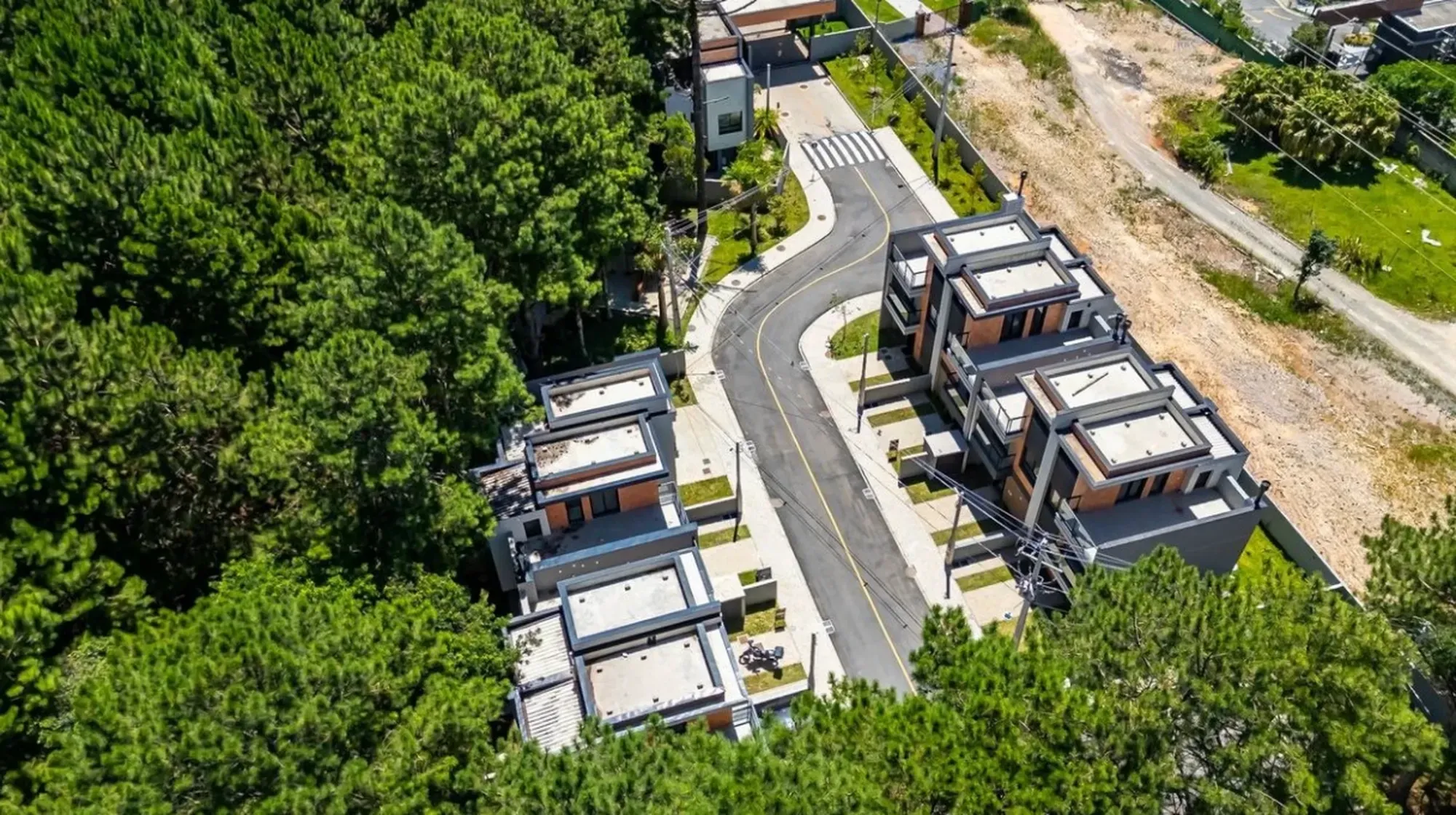 Imagem Casa de Condomínio com 3 Quartos à Venda, 134 m² em Santa Cândida - Curitiba