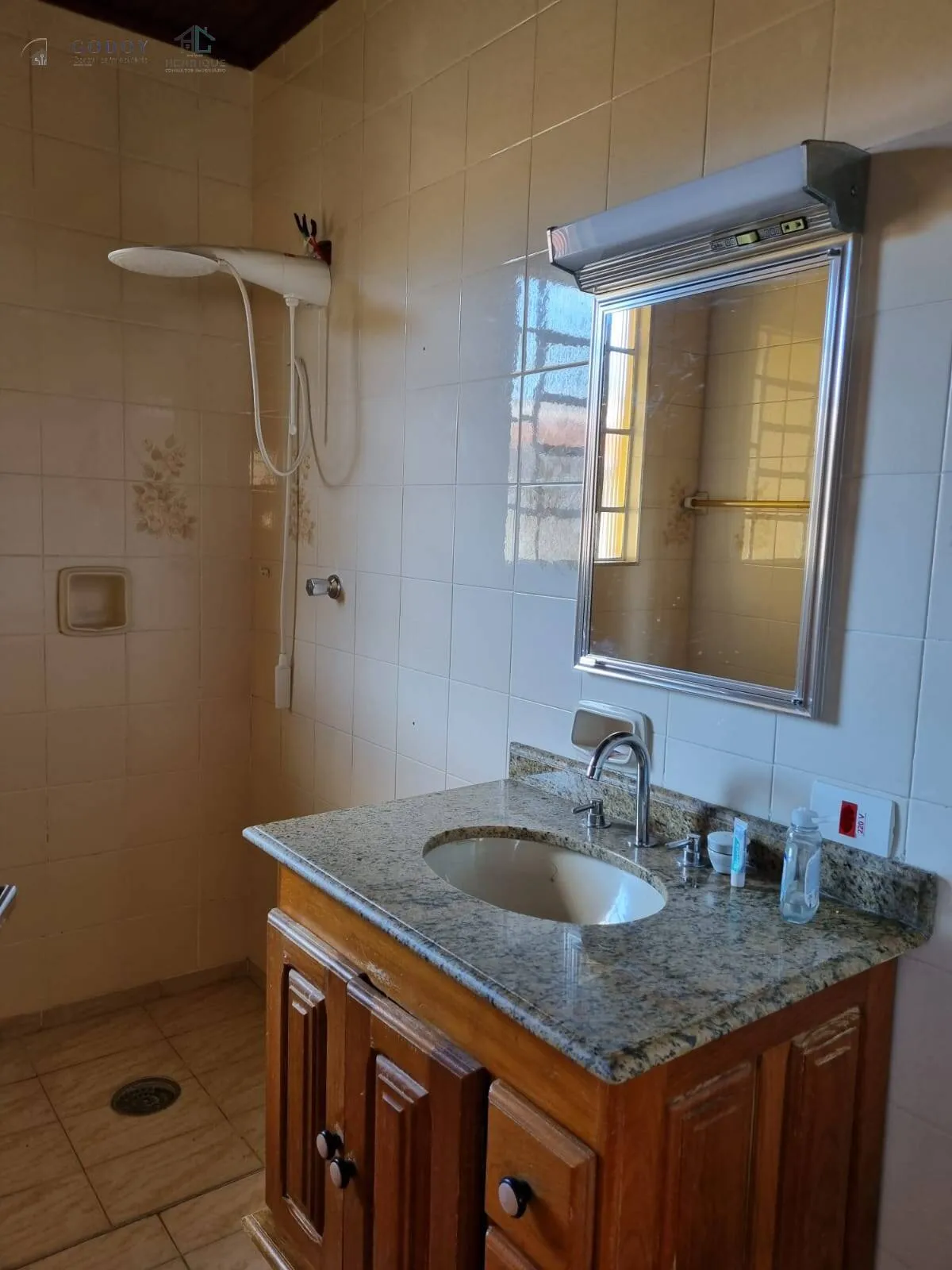 Imagem Casa Campos do Jordão Ideal para moradia ou investimento em pousada/airbnb.
