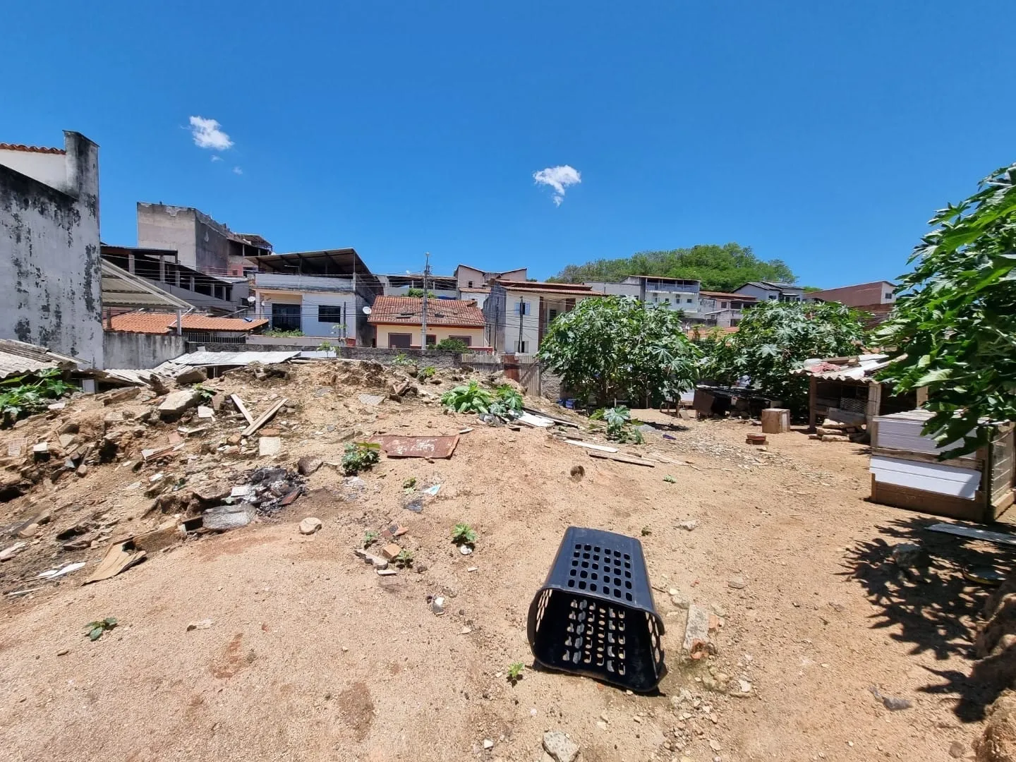 Imagem Terreno Plano de 250 m² em Itaguassu, com Opção de Expansão para 500 m² - Perfeito para Empreendimentos ou Pousada
