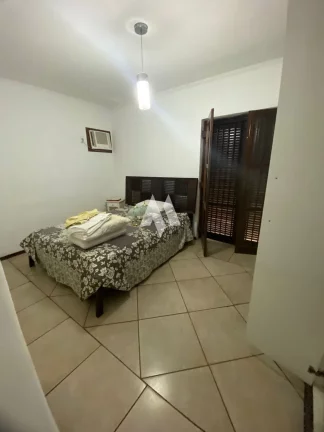 Imagem Casa Padrão- 5 dormitórios sendo 4 suítes - Aparecida / Santos