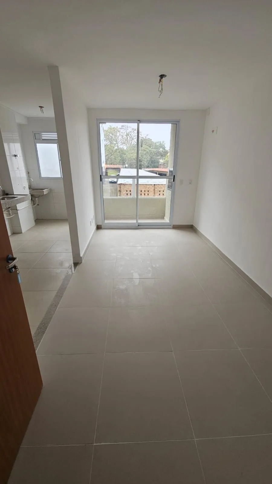 Imagem Apartamento 2 dormitórios , suíte , sacada com churrasqueira , 1 vaga de garagem coberta !