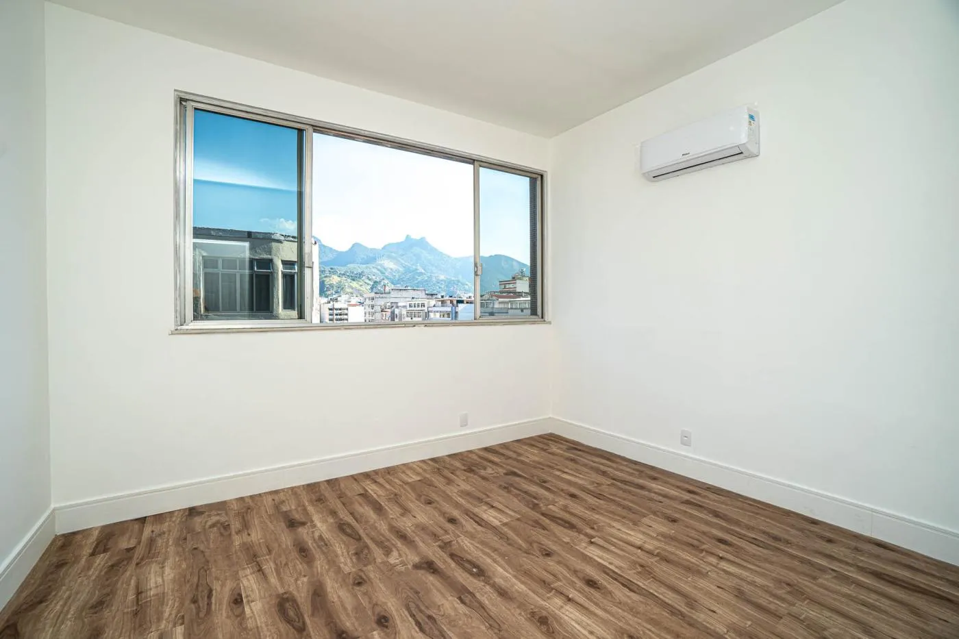 Imagem Apartamento para Venda em Rio de Janeiro, Tijuca, 4 dormitórios, 1 suíte, 4 banheiros, 1 vaga