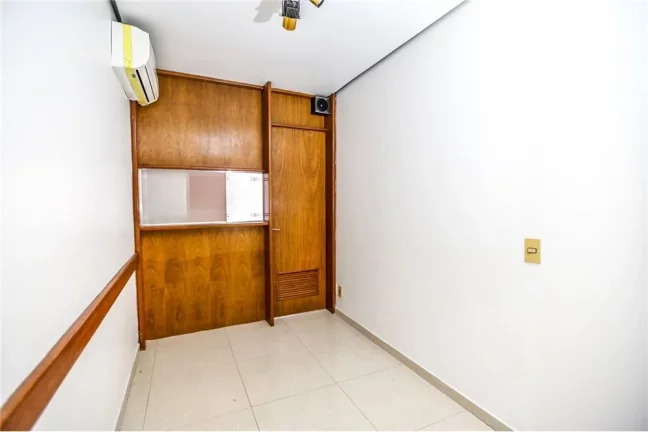Imagem Sala para venda no bairro Centro Histórico em Porto Alegre