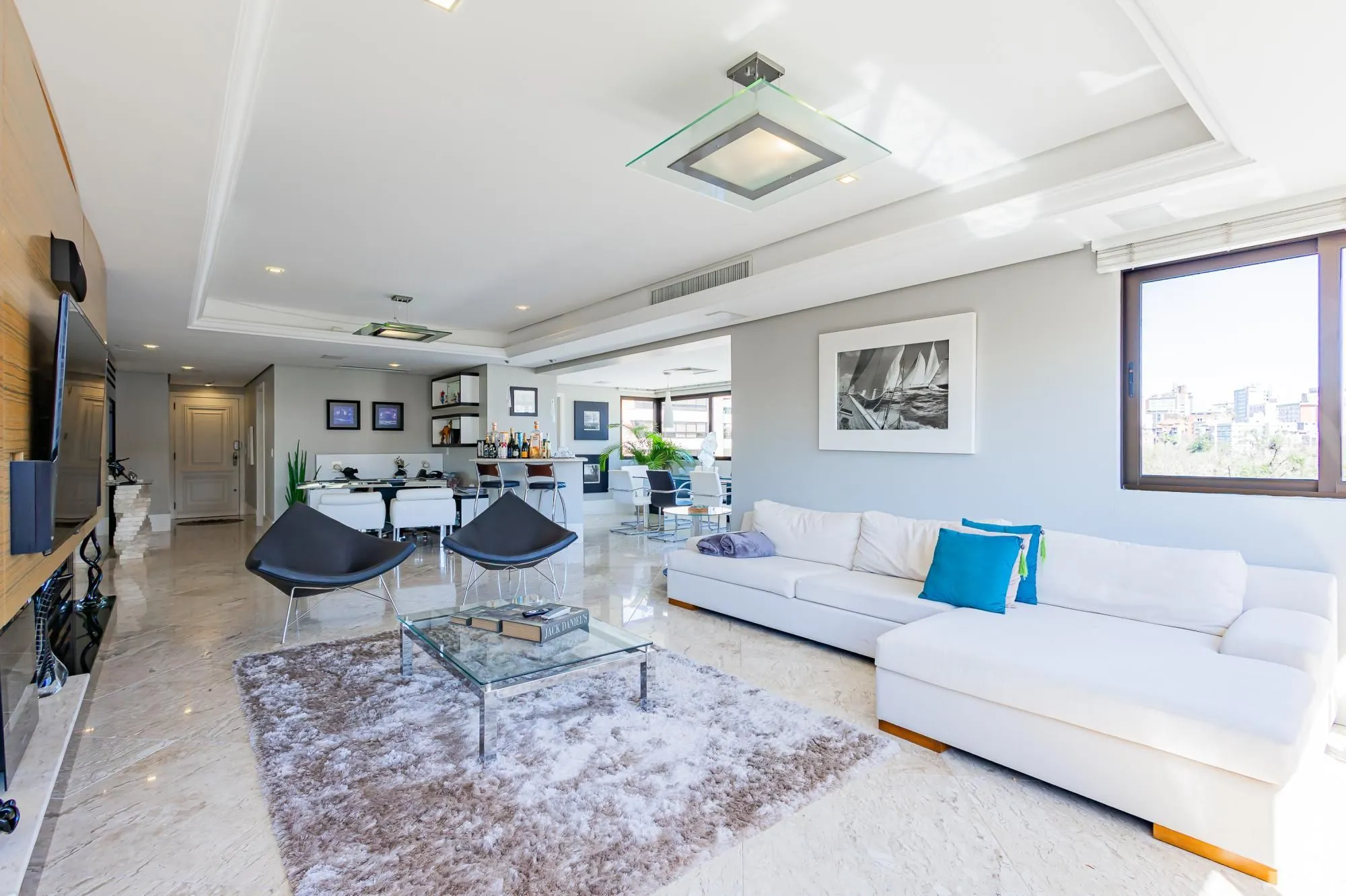 Imagem Espetacular apartamento 3 suítes 3 vagas com infra completa no Moinhos de Vento