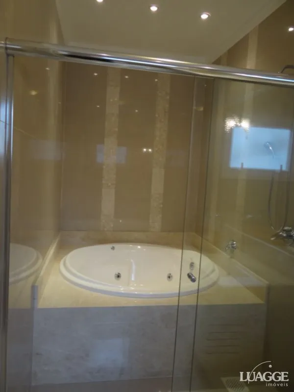Imagem Casa para Venda - 305m², 3 dormitórios, sendo 3 suites, 4 vagas - Nonoai