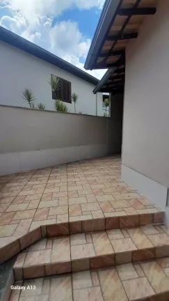 Imagem OPORTUNIDADE + CASA 3 QUARTOS + SUÍTE + LOCALIZAÇÃO