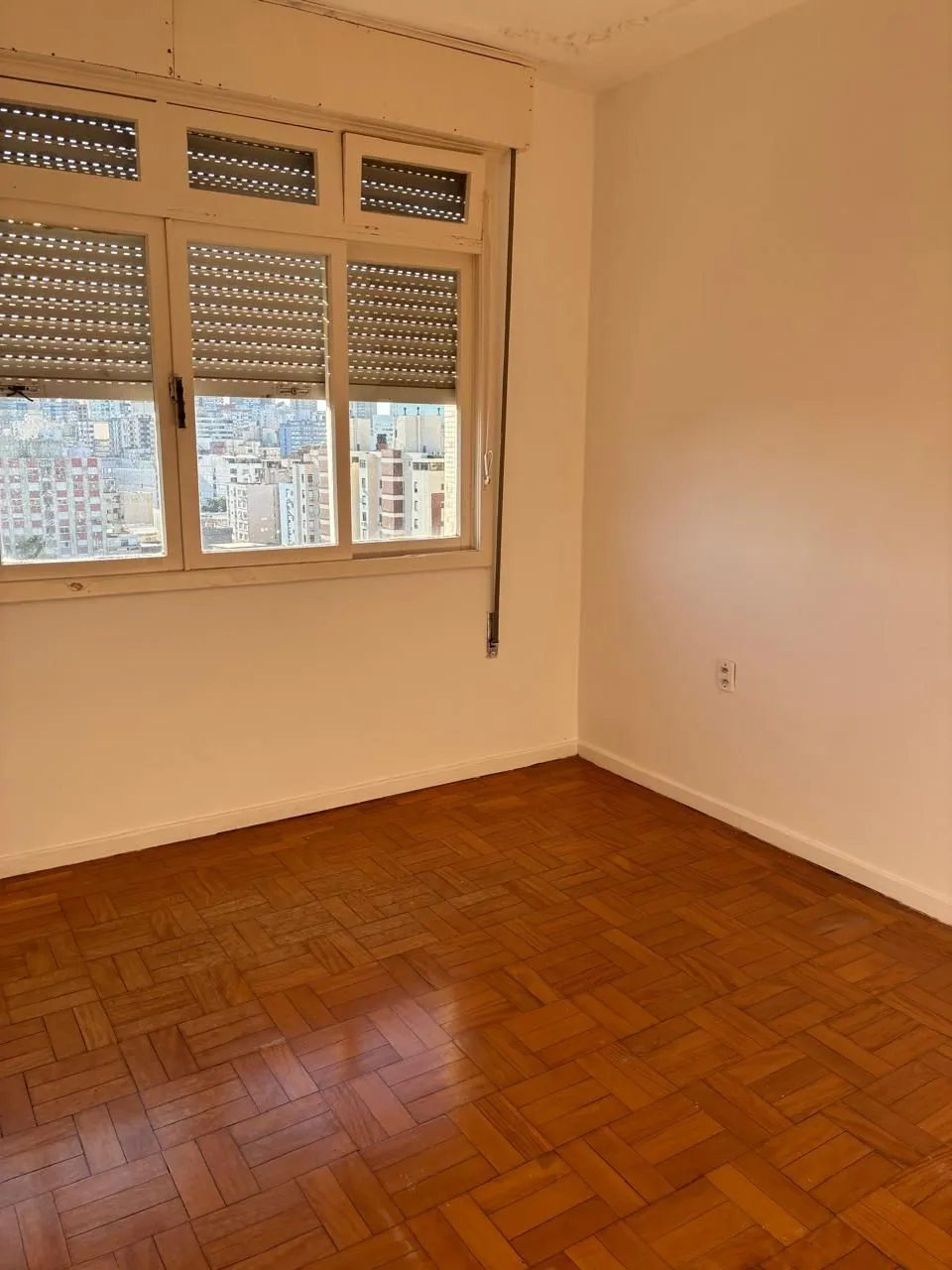 Imagem AMPLO APARTAMENTO DE 3 DORMITÓRIOS NA CIDADE BAIXA