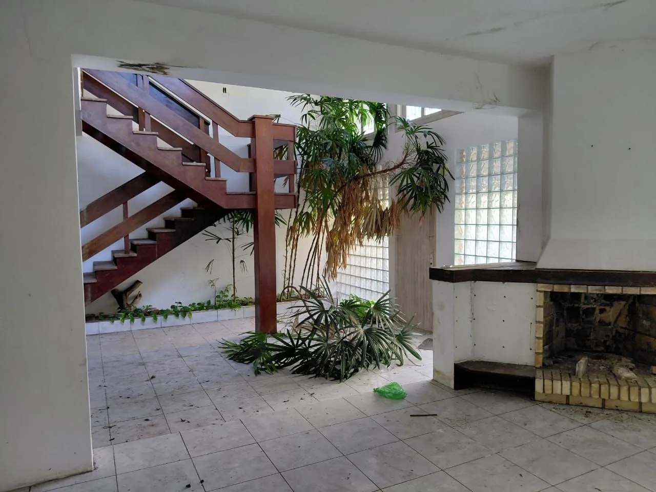 Imagem Ampla casa com pátio Bairro Teresópolis