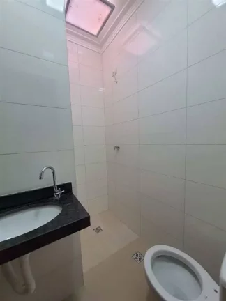 Imagem Casa com 2 dormitórios à venda, 70 m² por R$ 398.000 - Caiçara - Praia Grande/SP