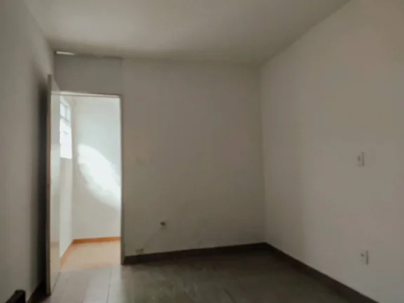Imagem Sobrado com 180 m² 3 Dormitorios sendo 1 Suite 2 vagas de Gargens