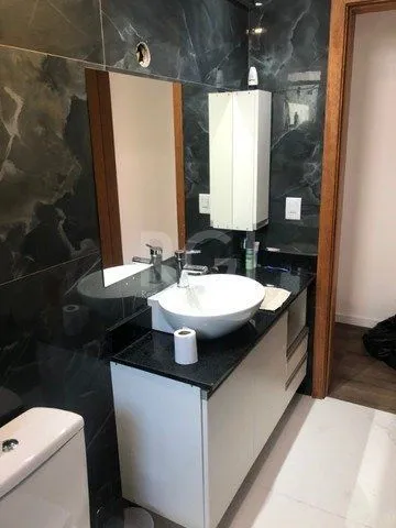 Imagem Apartamento para Venda - 82m², 2 dormitórios, sendo 1 suites, 2 vagas - Petrópolis