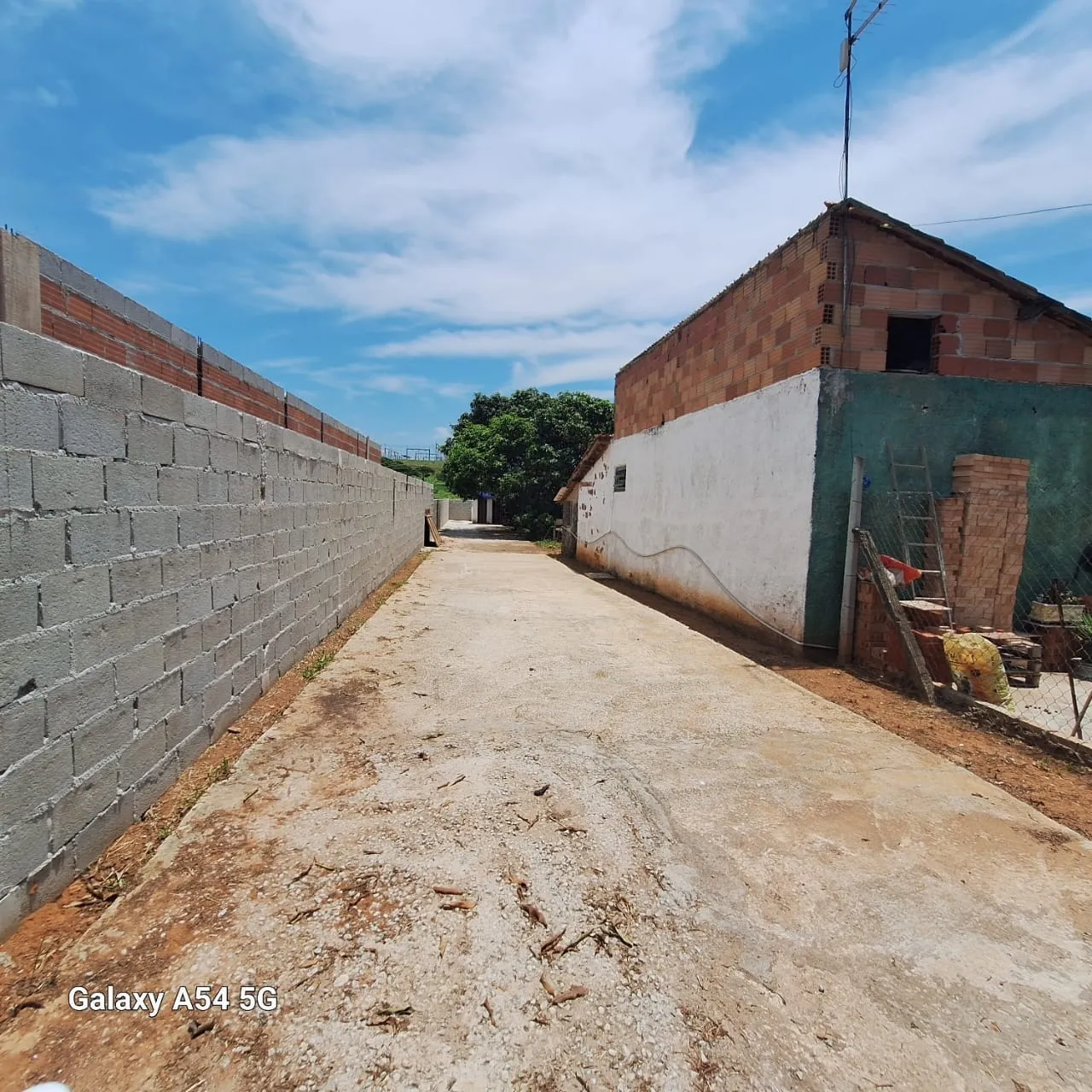Foto do imóvel Chácara à venda e locação 2 Quartos, 1000M², Residencial Novo Horizonte, Taubaté - SP