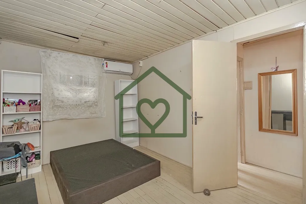 Imagem Ótima casa comercial/residencial em rua movimentada, casa com 3 quartos sendo 1 suíte, 4 banheiros...