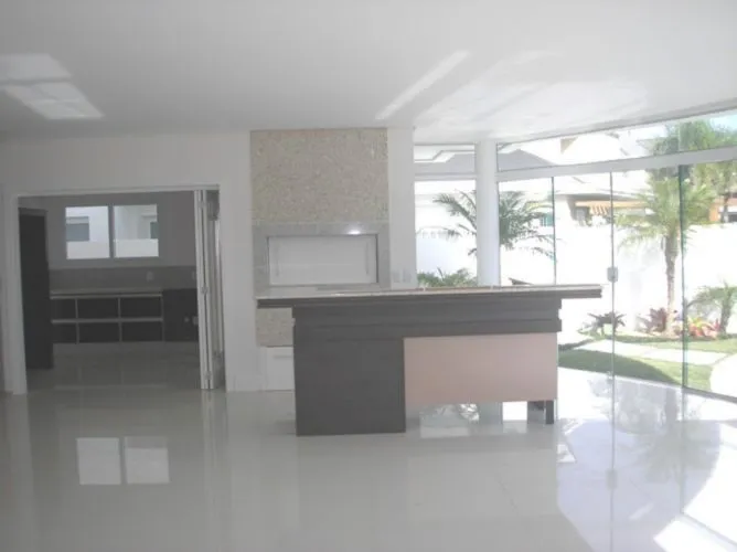 Imagem Casa para Venda - 462m², 6 dormitórios, sendo 6 suites, 3 vagas - Atlântida