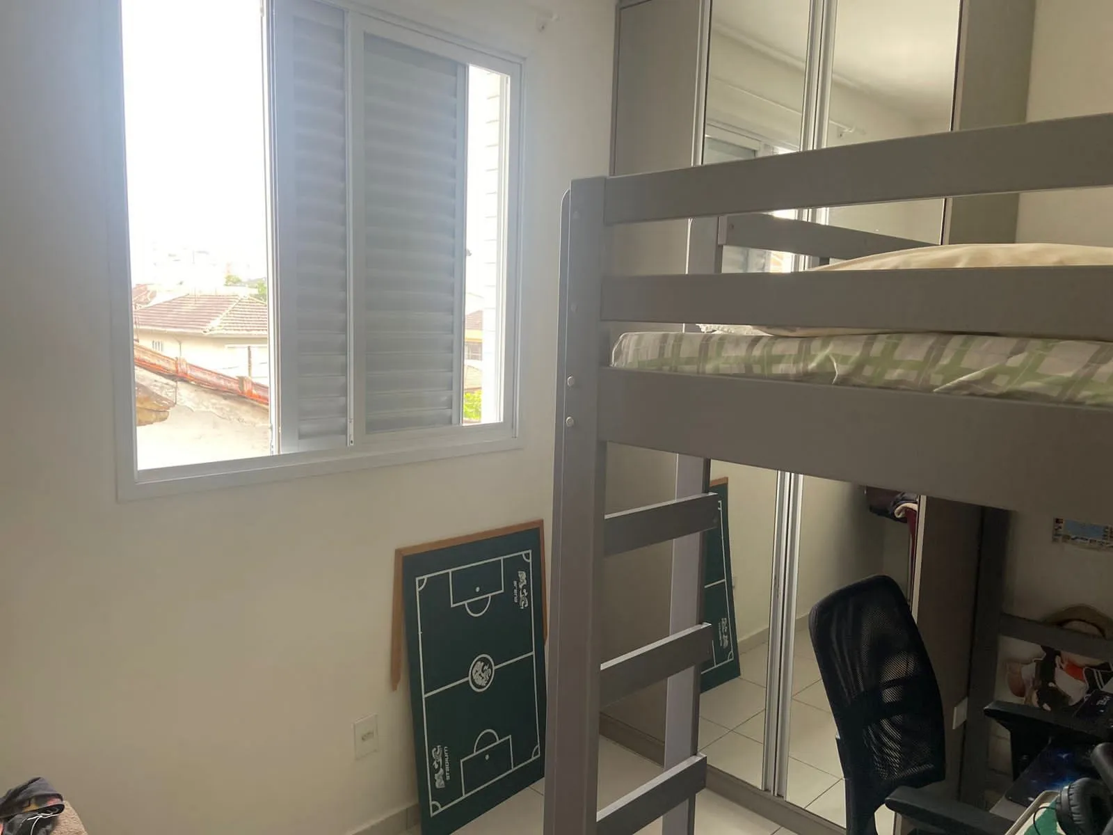 Imagem Residência Exclusiva no Marapé: Espaço, Elegância e Conforto em Cada Canto